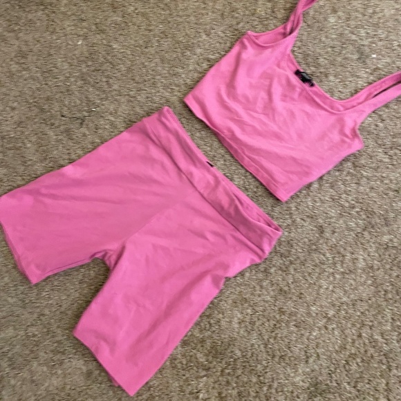 Matching tank and shorts in bright pink - Picture 1 of 2